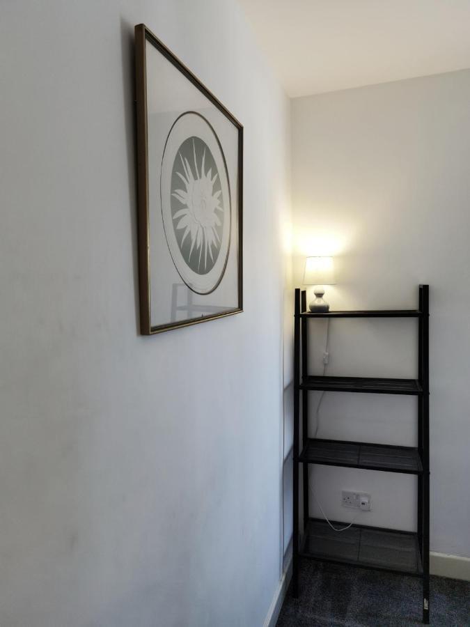 Perry Road, Beautiful Large House Available For Guests And Contractors Parking Wifi Villa นอตติงแฮม ภายนอก รูปภาพ